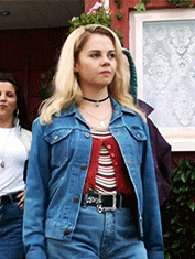 ewanmgregor:derry girls + favorite s1 outfits 