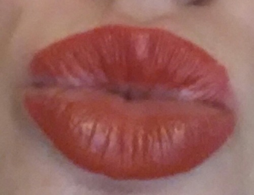 crunchiepink: adriensone: On my way to a Christmas party. Here are my bright red lips.♡♡♡♡ Mmm who w