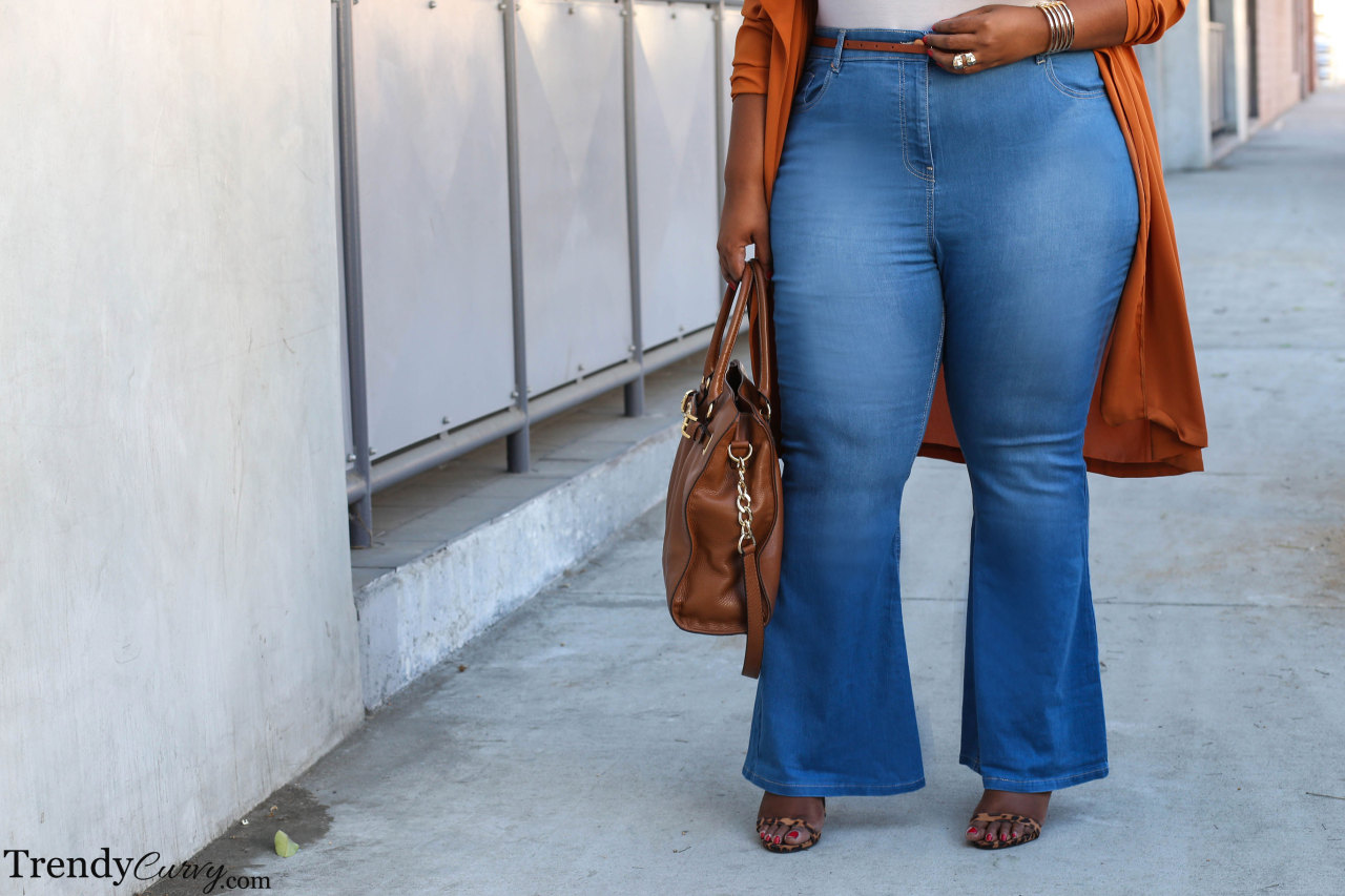 trendycurvy:  Simply AutumnOutfit details on TrendyCurvy.comPhotographer: Steve Suavemente