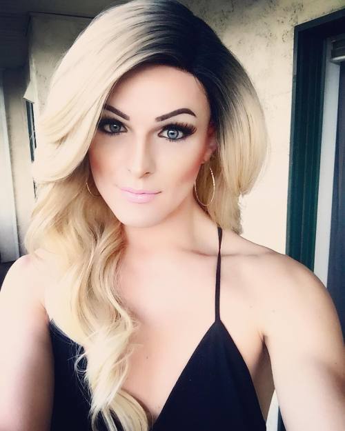 mhart65: yes-sadie100:  Release your inner gurl - join my free feminization program today- http://ift.tt/2aX1OJv  Beautiful 