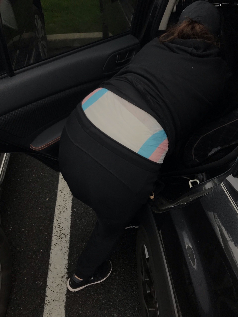 we-all-have-naughty-secrets:  Don’t worry dear, I promise your shirt isn’t riding