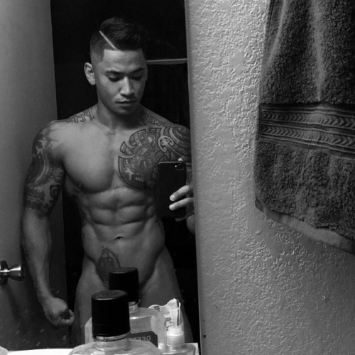 aznboysparadise: IG: pinoy_muscle