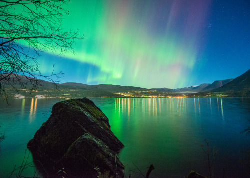 just&ndash;space:Aurora and stars above Reed in Nordfjord, Norway