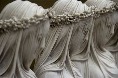 xshayarsha:Veiled Figures by Raffaele Monti.