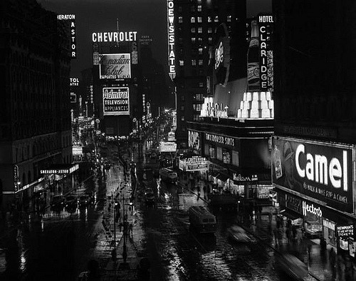fuckyeahvintage-retro:  Dark rainy Broadway, 1955 © Corbis 