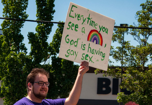 meatcat-forever: duendevuhsachee: awkwardsituationist: 2nd annual pride parade in salt lake city. ju