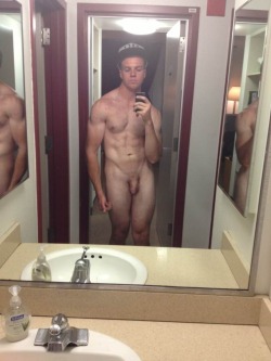 nudemanpost:  See more nude gay cam boys