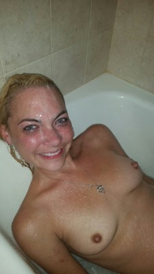 Amateurfacialsdotcom:  Briellzie:  Someone Got Messy In The Tub 💦😎   A Facial