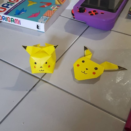 My son was all exited to make a Pikachu origami. The stream went to fast so we found the directions 