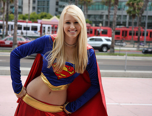 cosplaygeekness:  Source:51 Sexiest Cosplay Outfits From Comic-Con EVERCosplaygeekness