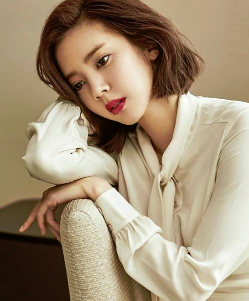 jt-hwabo:  Son Dam Bi - The Singles Korea October 2015