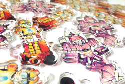 senatorspade:  2″ clear acrylic Rung and Cyclonus charms have arrived and are now in hand! There are currently 3 Cyclonus and 7 Rungs left!!! You can see more pictures and order them in my store here!!!