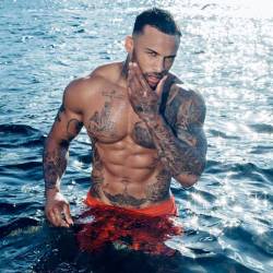 enyce2015:DAVID McINTOSH!! HOTT DAMMMN! THAT