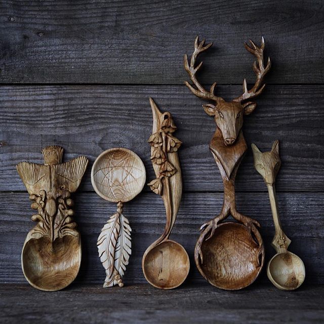 dragonapples:  voiceofnature:  Amazing woodcarved spoons by Giles Newman. He resides