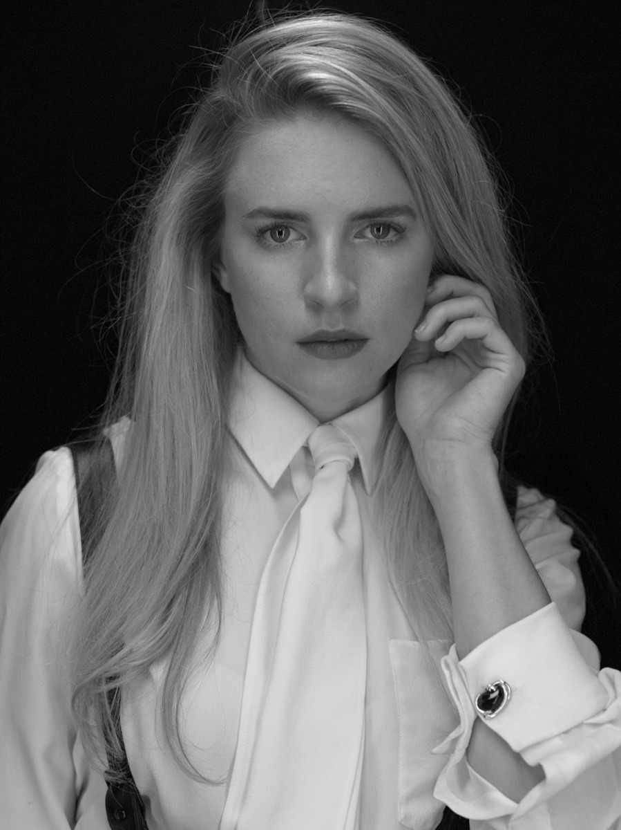 edenliaothewomb:  Brit Marling, photographed by  Robert Maxwell.   