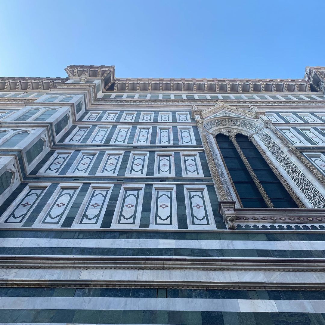 Do you want to know all curiosity of Santa Maria Del Fiore cathedral?
Link in bio to book your tour ‼️ #florence#santamariadelfiore#duomo#art#marble#green#white#pink
https://www.instagram.com/p/CSqv9PiCTIe/?utm_medium=tumblr