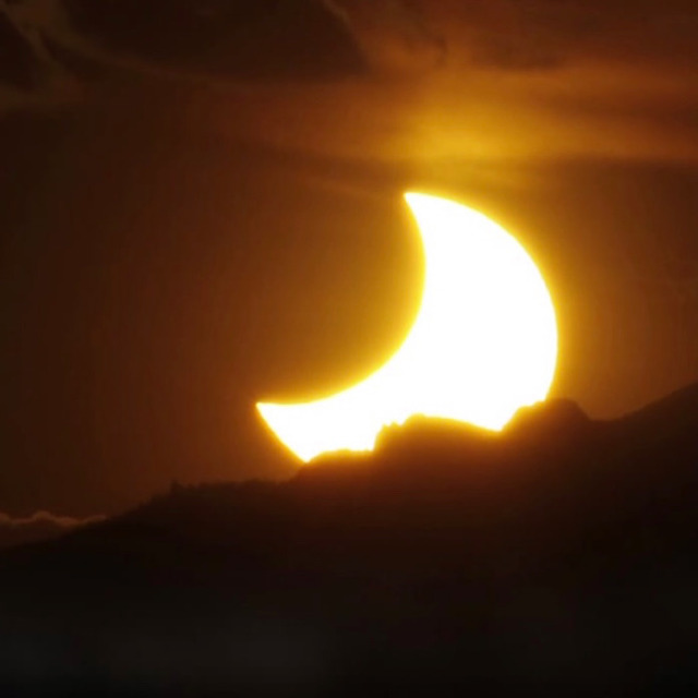 Porn photo detailedart:Total (nearly) solar eclipses