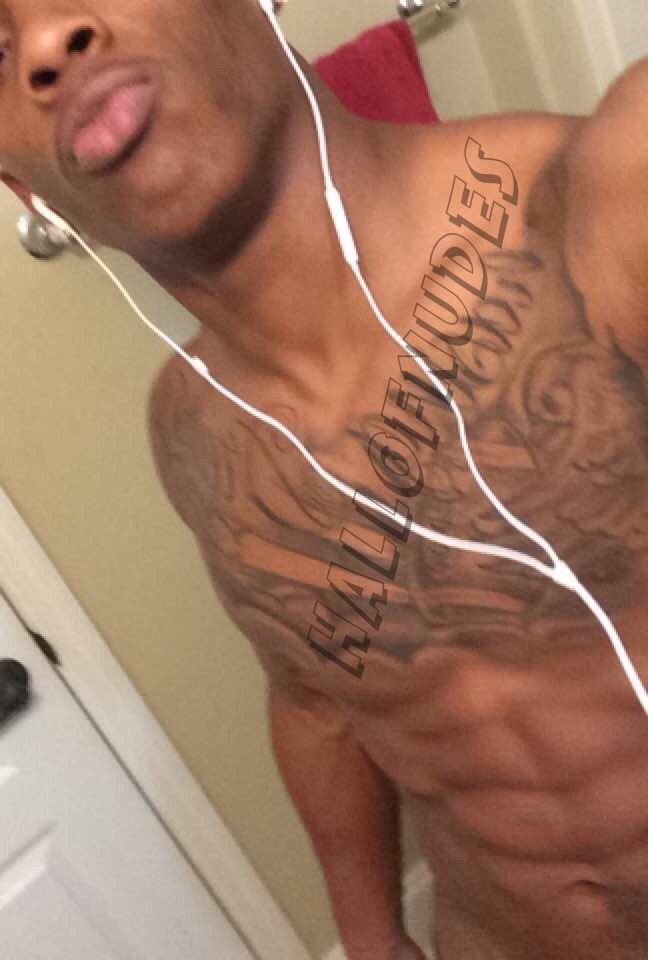 hall-of-nudes:  Young bull still got time to grow