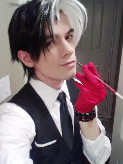 nipahdubs:  &ldquo;If he doesn’t scare you, no evil thing will” My male Cruella De Vil cosplay based on SakimiChans design. No fur coat yet though D: