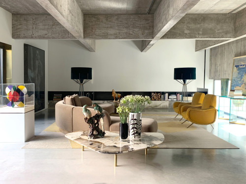  Chic brutalist house in Milan, designed by architect Vincenzo De Cotiis.