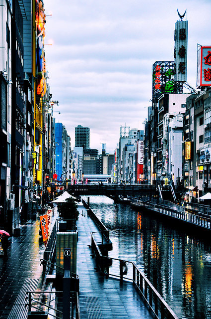 heartisbreaking:  Downtown Osaka by duffy_connor on Flickr. 