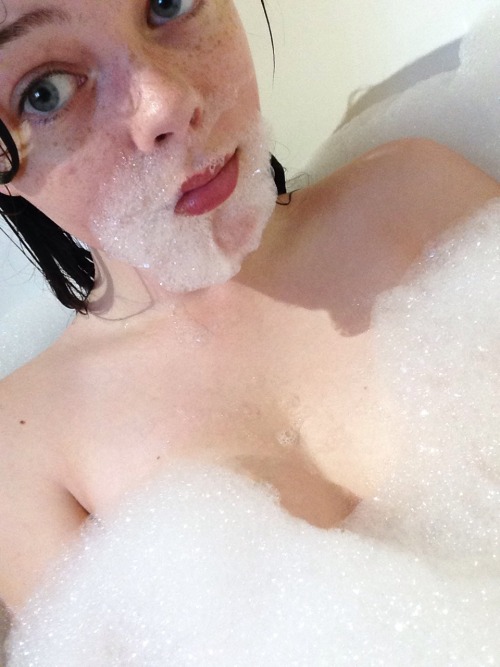 Porn little-fortress:  I like bubbles😐🛀🏻 photos
