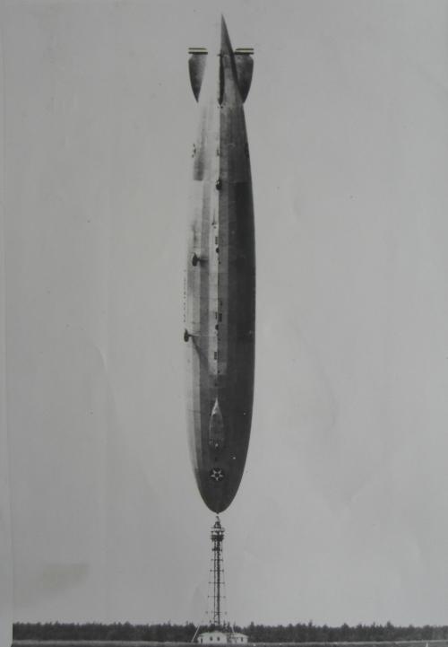The U.S. Navy&rsquo;s dirigible Los Angeles is shown upside down after a turbulant wind from the Atl