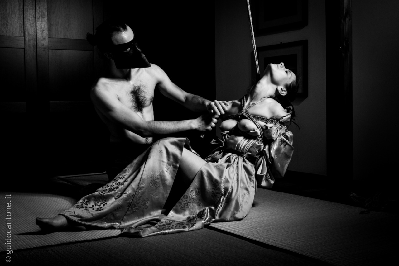 kirigamikinbaku:  ropes Kirigami photo Guido Cantone www.guidocantone.it full set http://www.abbraccidicorde.com/home/?page_id=1824