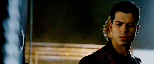 alecligthswood:  even simon, a vampire, is team werewolves 