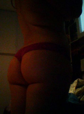 barenakedselfies:  (More…)