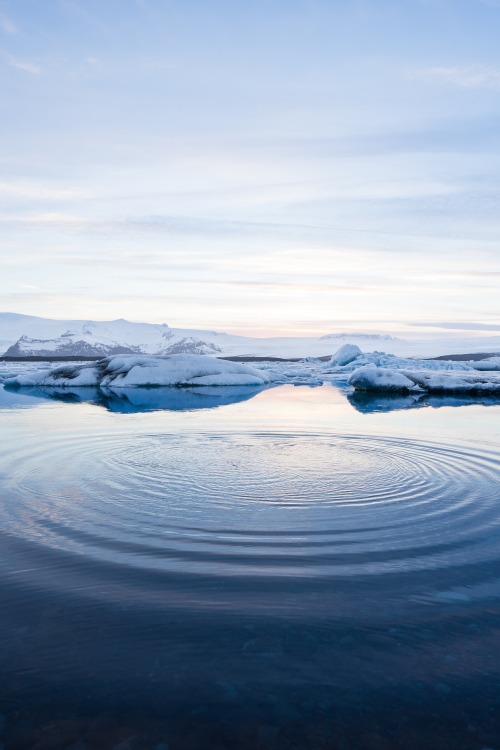 lvndscpe:  Watercircles | by Jeremy Goldberg This photo as wallpaper on your Android device? Get the app now!