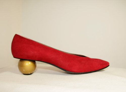nwnuwu: Iconic Yves Saint Laurent Vintage Blood Red Suede Ball Heels 1960’s YSL Shoes 8.5 Narr