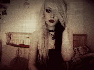 simonamiauu:My fringe has grown out a lot…