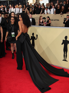 fifth-harmony:    Yara Shahidi serving looks at the 2018 SAG Awards.