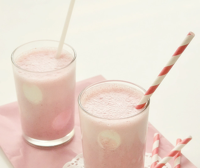 t-okimeki:  Polka Dot Milkshakes by (jamieanne)                   