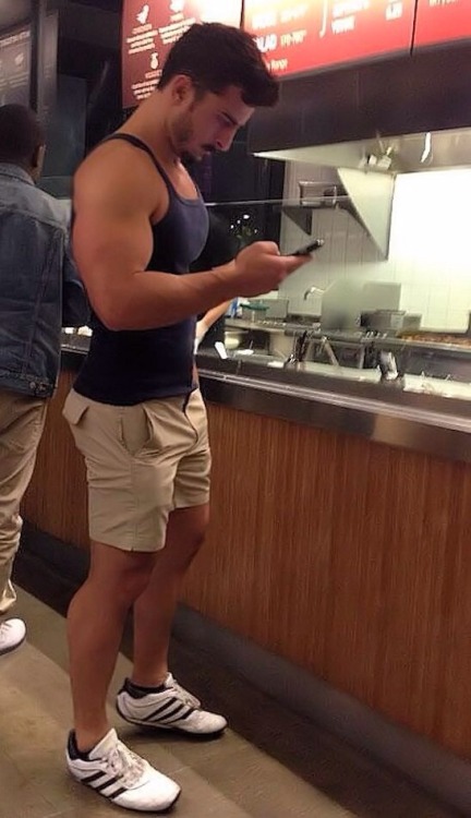 jacktwister:  He’s Serving Up “Muscle adult photos