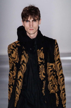 monsieurcouture:Ann Demeulemeester S/S 2015 Menswear Paris Fashion Week