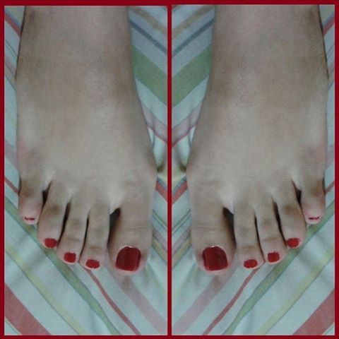 Beautiful red toes of @liss_beth31 Gracias hermosa! Interested in being a model for this page? Send 