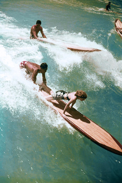 sharontates:  Vogue in Hawaii, 1938. Photo