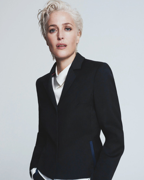 dappertomboy:Gillian Anderson Winser London