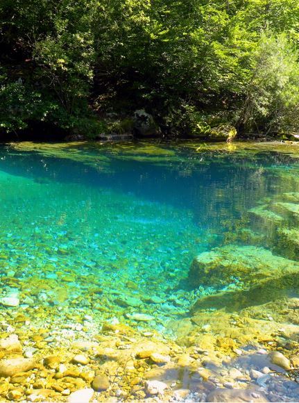 Savino Oko karst spring, Vusanje / Montenegro (by Nikolic Zoran).