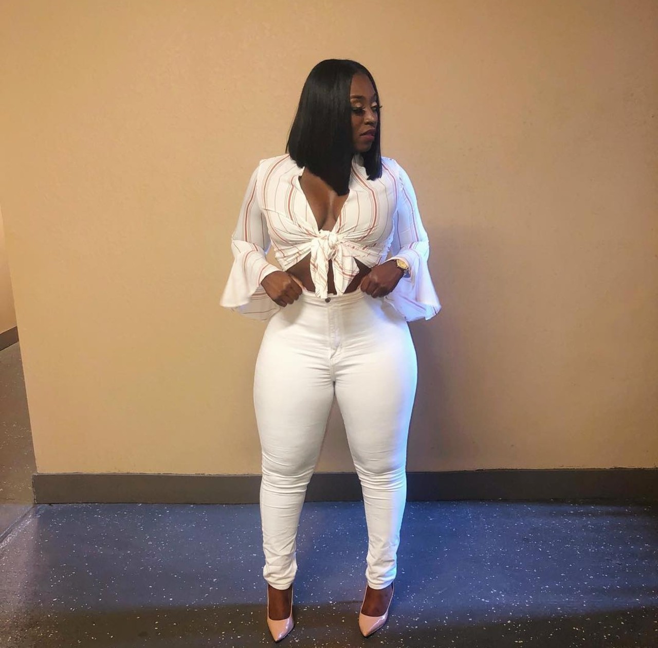bigbuttsthickhipsnthighs:  Stallion