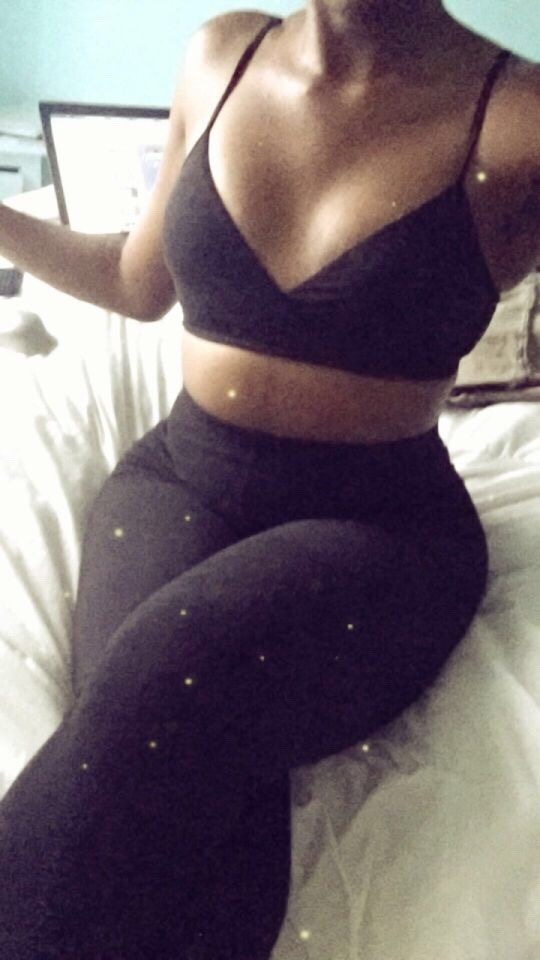 uhohnova:  curves wanna show out today, huh..