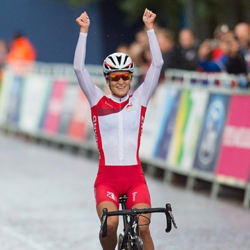 bici-veloce: Great emotion from Lizzie Armitstead! Support women’s pro cycling! #lizziearmitstead #v