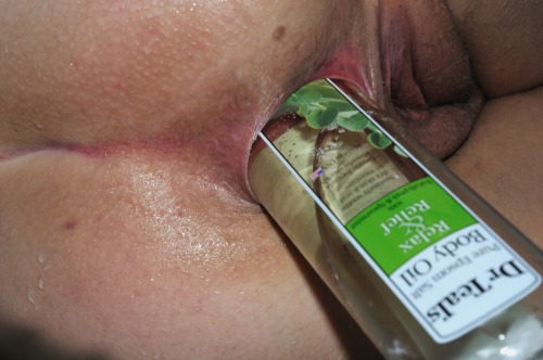 scarletoshea:  scarletoshea:  More from the anal bottle series  Dr. Teal’s bath oil is the shit, I’d not be able to keep my skin so soft without it.