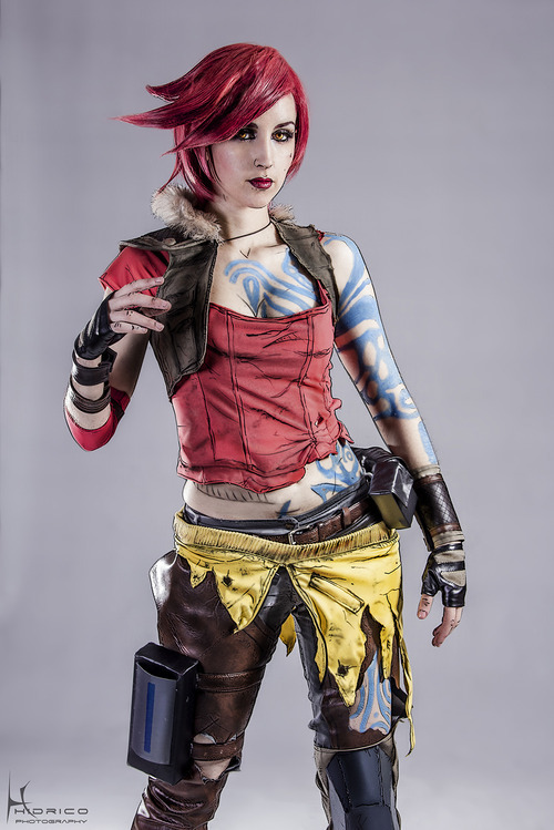 crassetination:  Cosplay 02: Done right!