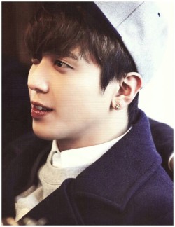 cnbluecl:  CNBLUE Can’t Stop Special Yonghwa &amp; Minhyuk Scanned by 大妖胖Svia kosall