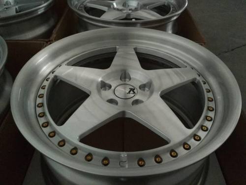 @joelow94 will have his new set of @sevenk_wheels in the booth at @newenglanddustoff this Sunday! Co