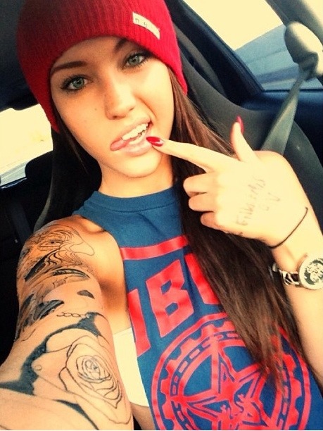 resistinglove:Where can I get a girl like this?!?😍😍😍😍