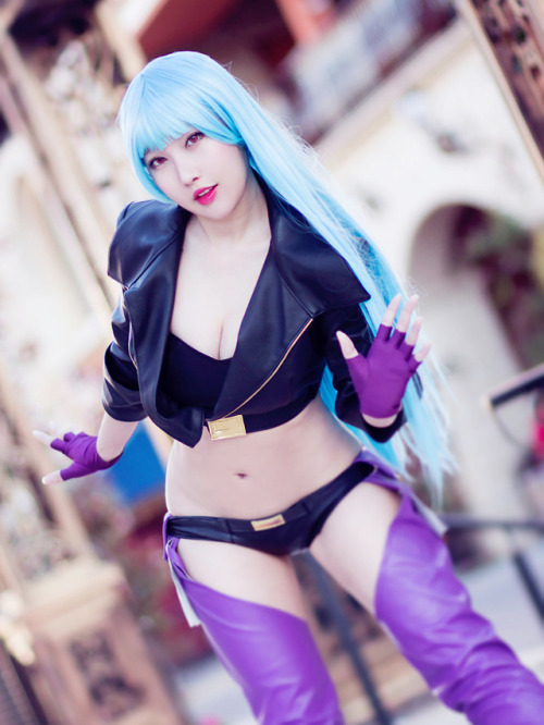 hotcosplaychicks: Kula Diamond from KOF / SNK Heroines by RinnieRiot   Check out http://hotcosplaychicks.tumblr.com for more awesome cosplay We’re on Facebook!https://www.facebook.com/hotcosplaychicks 